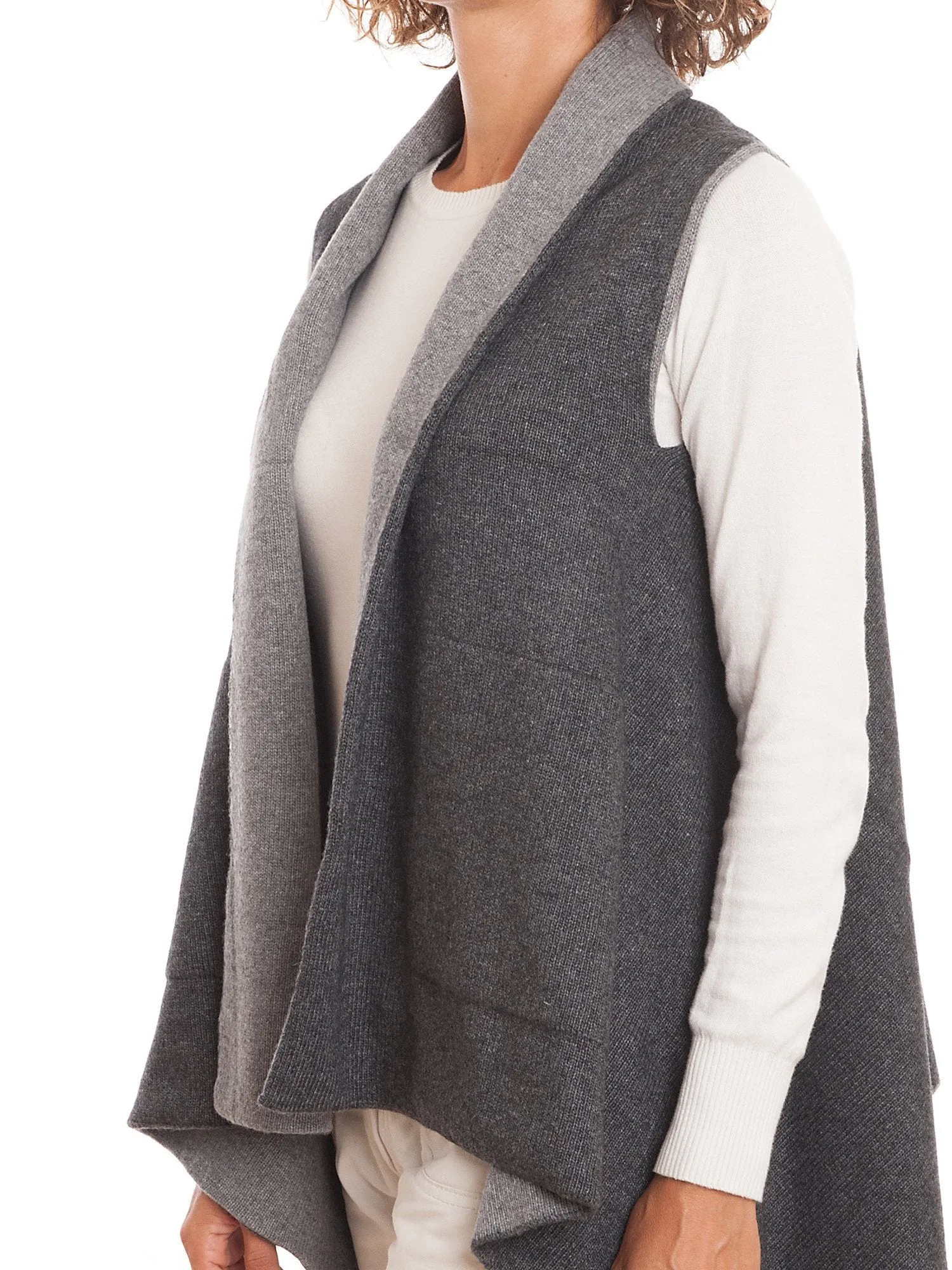 Cardigan smanicato bicolore misto cashmere
