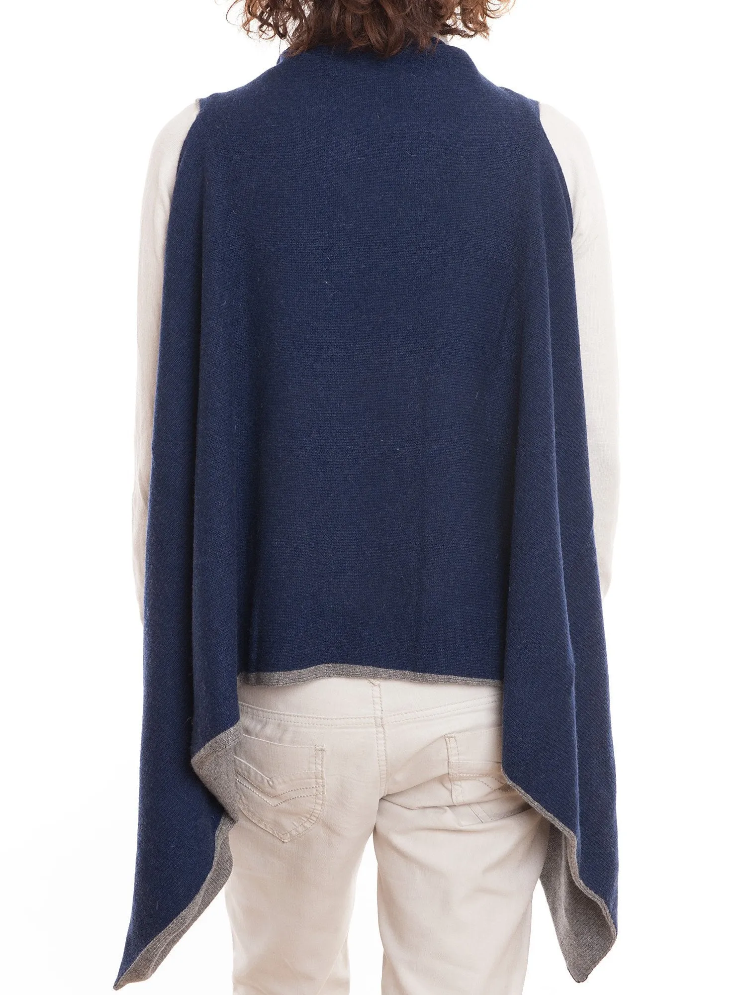 Cardigan smanicato bicolore misto cashmere